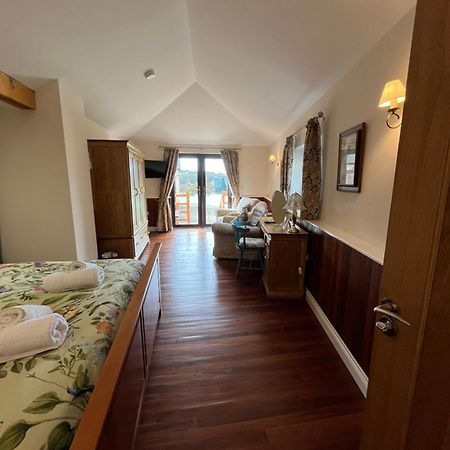 Neuadd Villa Llanwnen ภายนอก รูปภาพ