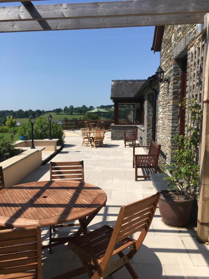 Neuadd Villa Llanwnen ภายนอก รูปภาพ