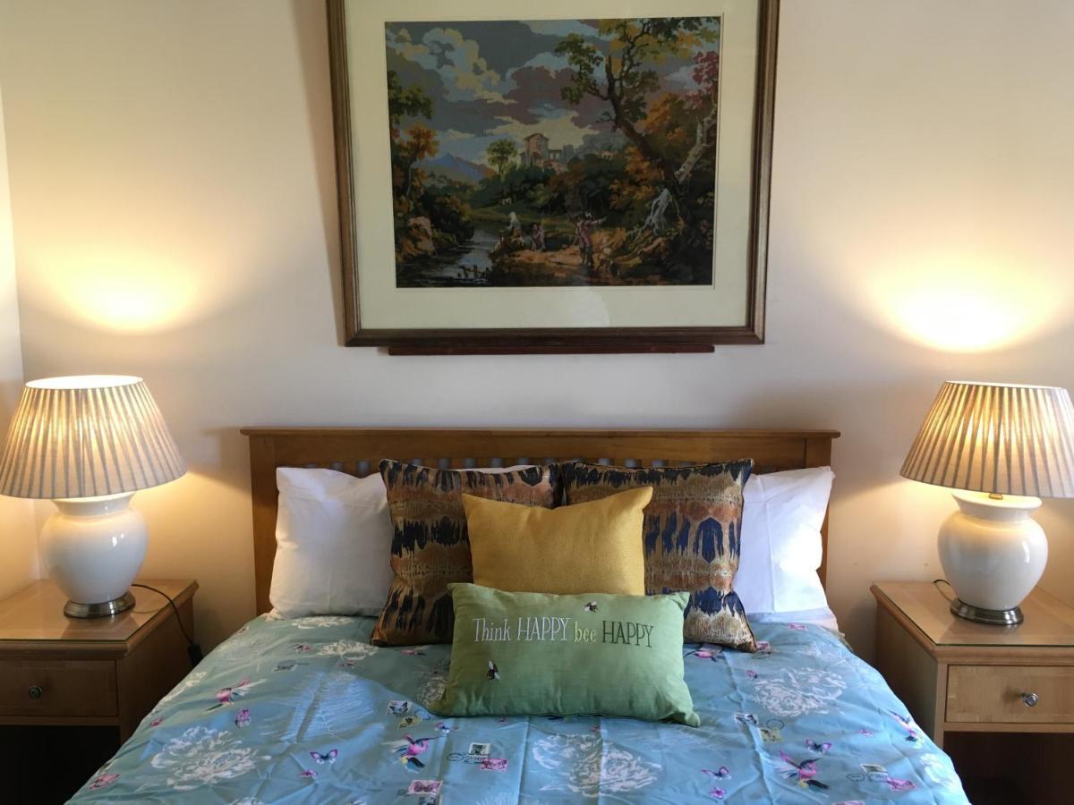 Neuadd Villa Llanwnen ภายนอก รูปภาพ
