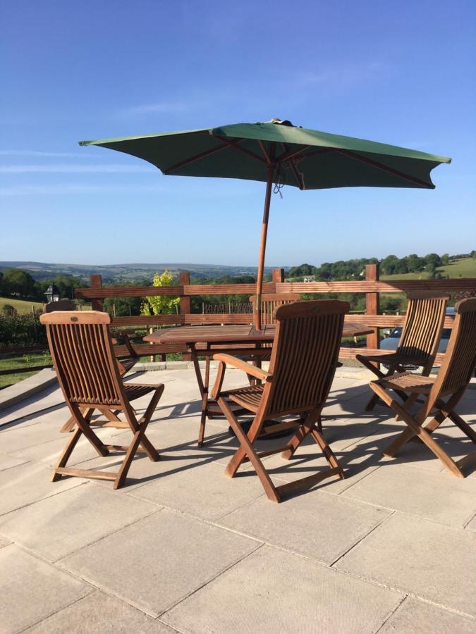 Neuadd Villa Llanwnen ภายนอก รูปภาพ